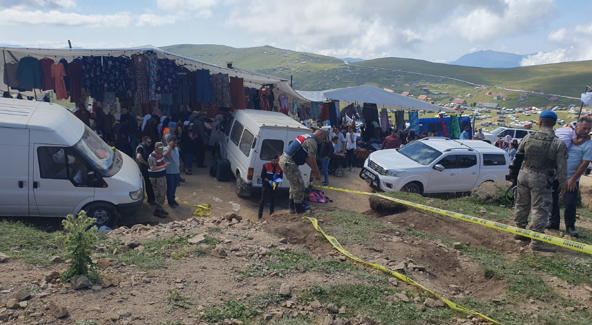 Freni boşalan minibüs yamaçtan yola düştü: 1'i ağır, 3 yaralı