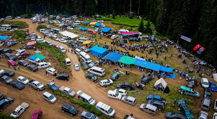 207 yıllık geleneği yaşatmak için Papart Yaylasında bir araya geldiler