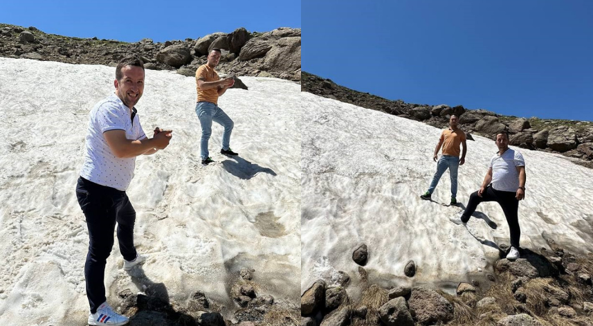 Temmuzda 2 bin 900 rakımlı yaylada kar topu oynadılar