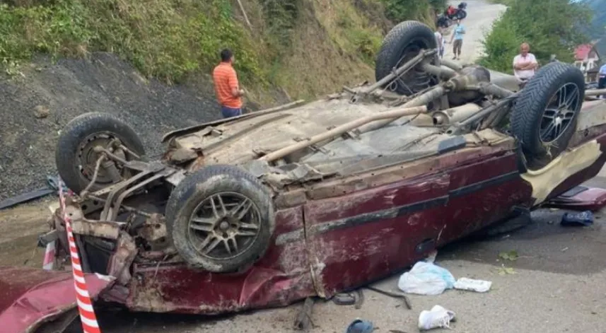 Trabzon’da Trafik Kazası: 2 Yaralı