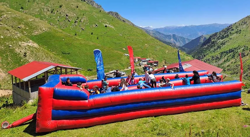 Çocuklar için yaylaya oyun parkı kuruldu