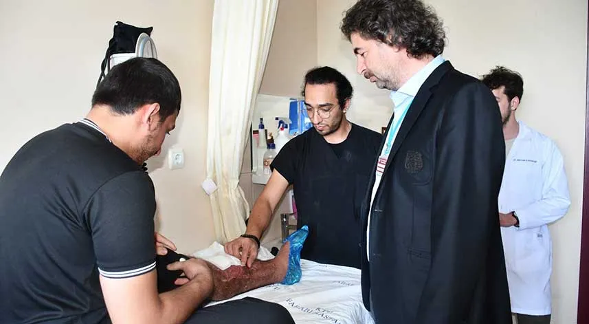 Rize'de trafik kazası geçiren genç için seferber oldular