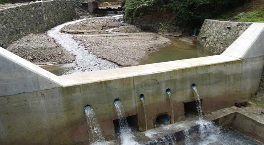 Rize Merkezde dereler ıslah edildi