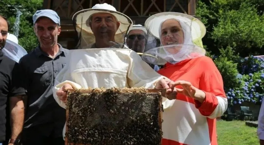 Dünya “Altın Bal” ödüllü balın tanıtımı Artvin’de yapıldı
