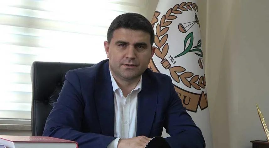 Peçe'nin sosyal medya paylaşımı ihraca yol açtı