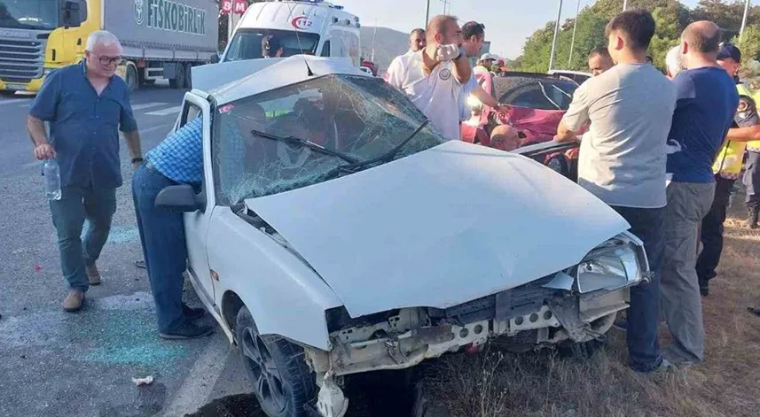 Samsun'da iki otomobilin çarpıştığı kazada 1 kişi öldü, 7 kişi yaralandı