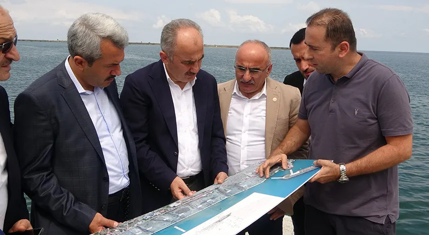 Rize'nin yeni valisi İhsan Selim Baydaş ayağının tozu ile yatırımları yerinde inceledi