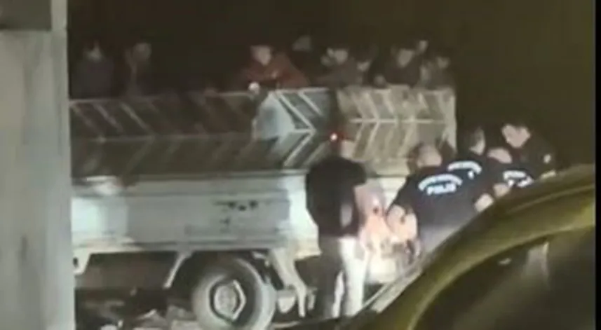 Artvin’de bir kamyonet dolusu Afgan uyruklu düzensiz göçmen yakalandı