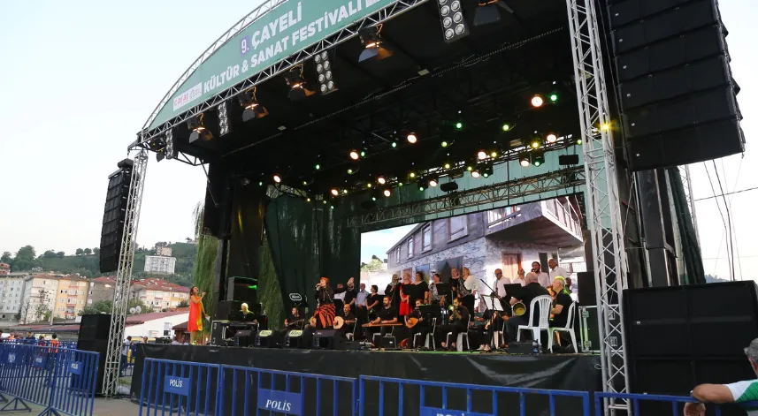 Rize 9. Çayeli Kültür ve Sanat Festivali 3. günüyle devam ediyor