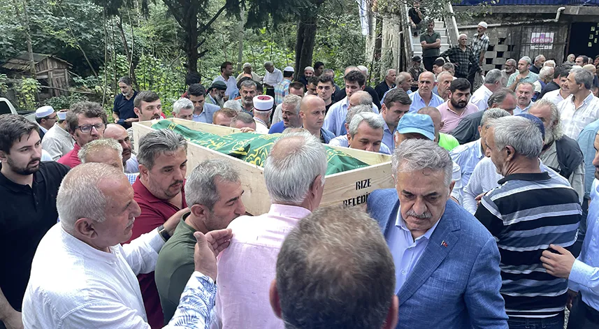  Hayati Yazıcı'nın amcası son yolculuğuna uğurlandı