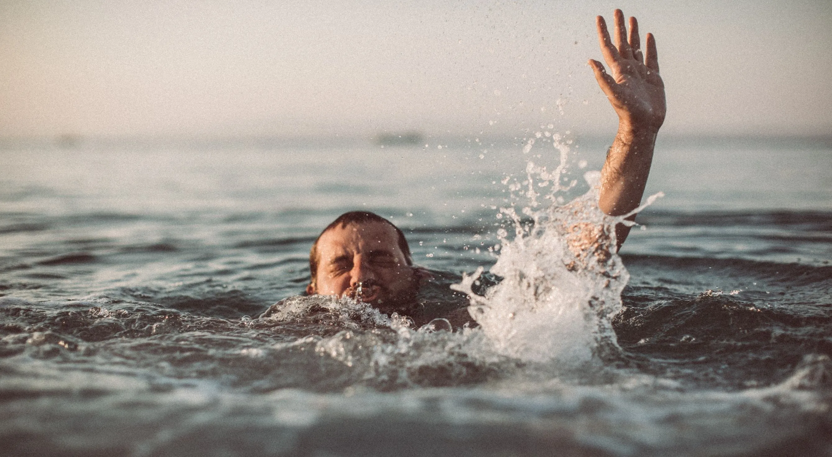 Of'ta denize giren 2 kişi boğuldu