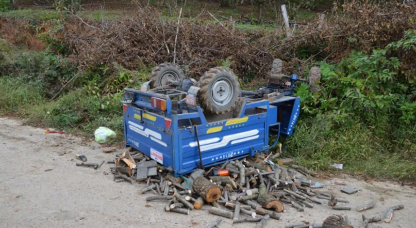 Trabzon'da tarım aracının devrilmesi sonucu bir kişi öldü