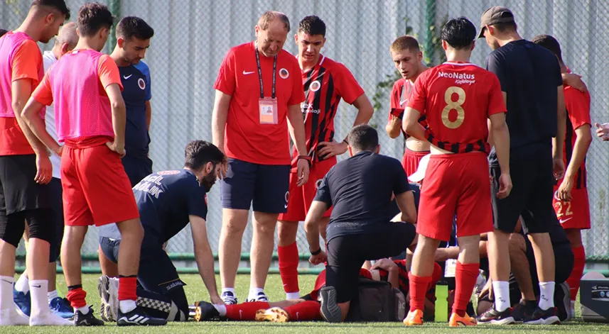 Rize'deki U19 maçında yürekler ağza geldi