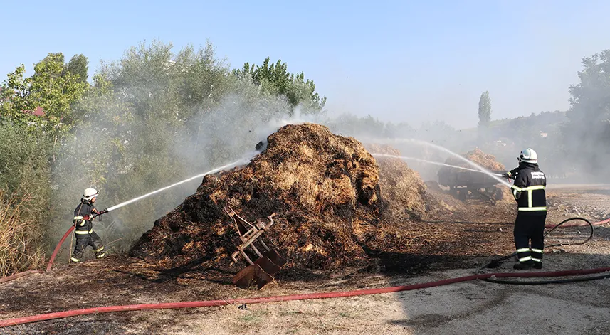 Samsun'da 750 balya saman ve römork yandı
