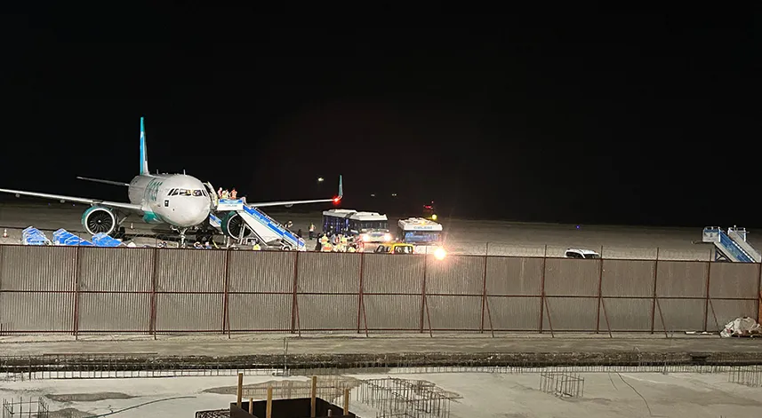 Motoru arızalanan uçak Trabzon Havalimanı'na acil iniş yaptı