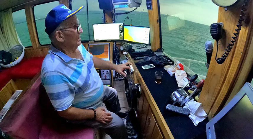 Ali kaptan yarım asrı aşkındır nasibini denizde arıyor