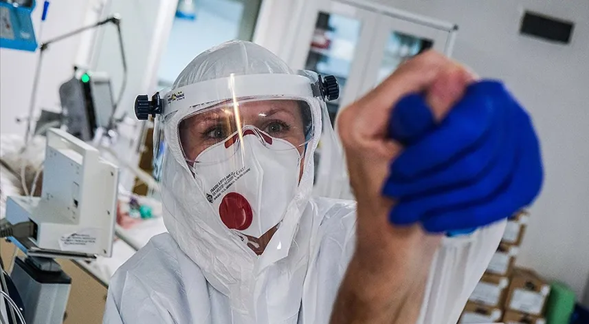 Uzun süreli Kovid geçirenlerin ana organlarında daha çok hasar görülebiliyor