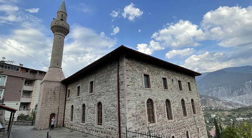 Artvinli çift, 1783 tarihli kitabeyi Müze Müdürlüğüne verdi