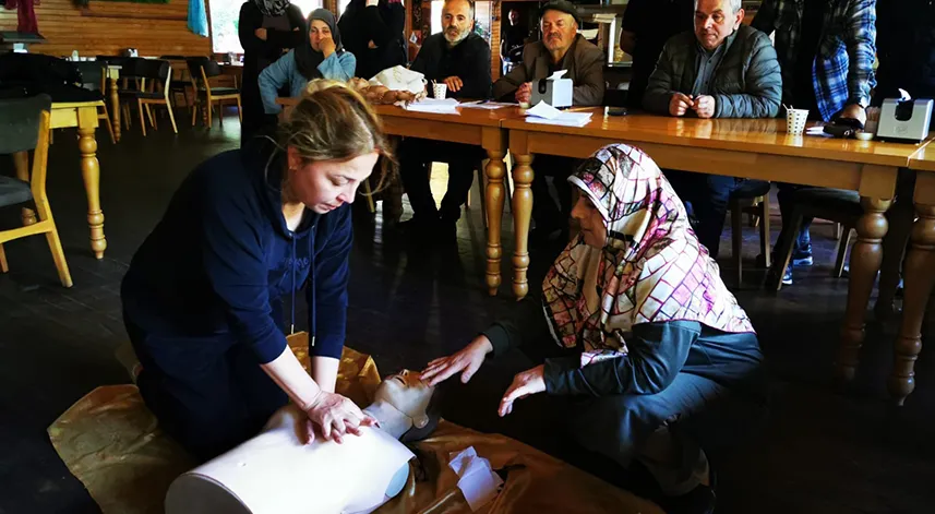 Uzungöl'deki işletmecilere ilk yardım eğitimi verildi