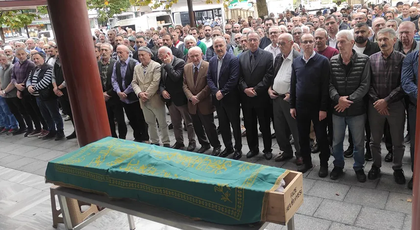 Rizeli gazeteci son yolculuğuna uğurlandı