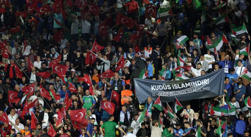 Çaykur Rizespor taraftarından Filistin'e destek