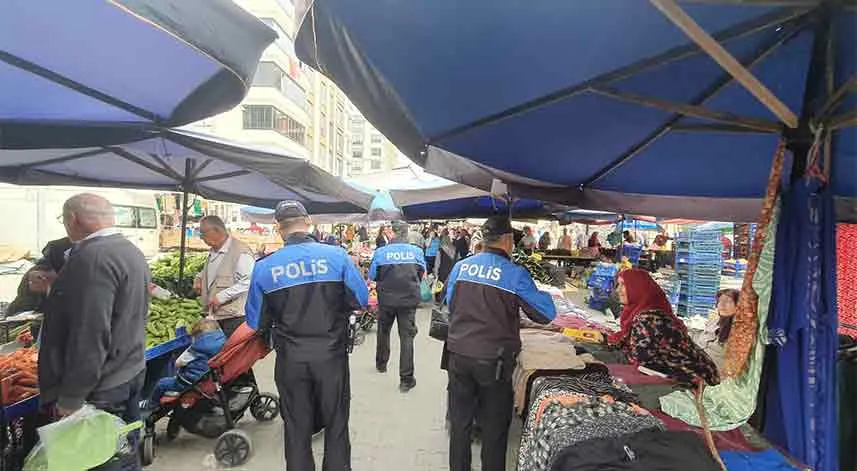 Samsun'da emniyet ekipleri vatandaşları bilgilendiriyor