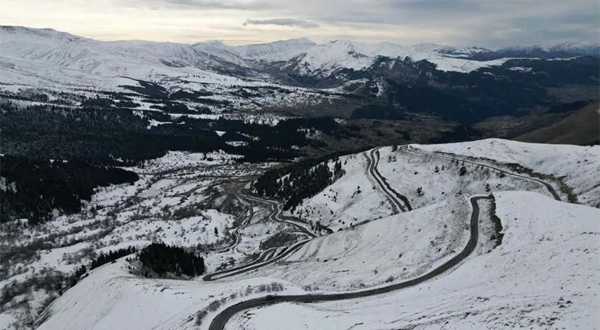 Artvin - Ardahan karayolu kar manzarası havadan görüntülendi