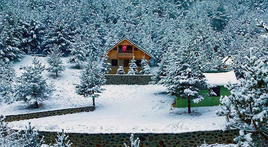 Gümüşhane’nin yükseklerinde kar yağışı ve tipi etkili oluyor