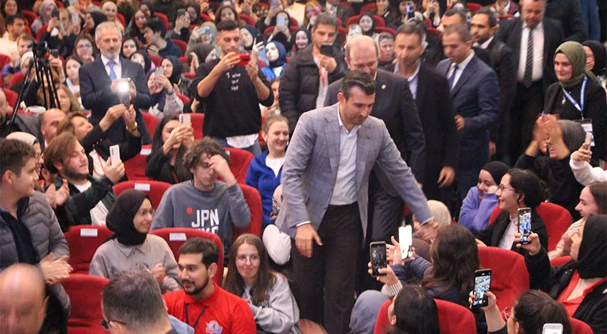 Selçuk Bayraktar: Bayraktar TB3 2024 yılında göreve başlayacak