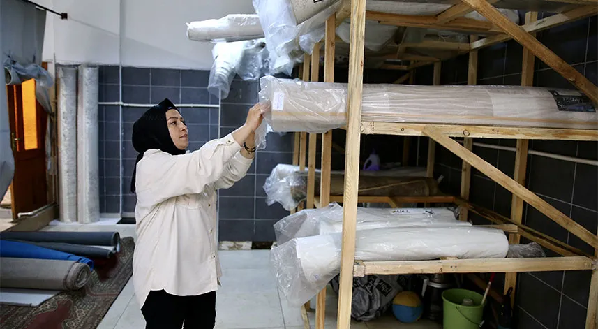 Vefat eden annesinin altınları yıkamaya verdiği halının içinden çıktı