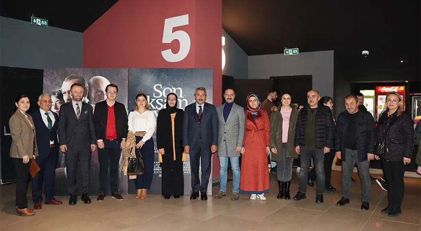 Rize Valisi Baydaş, öğrencilerle Son Akşam Yemeği filmini izledi