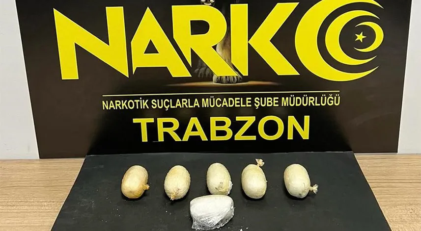 Yuttuğu uyuşturucular ile yakalandı