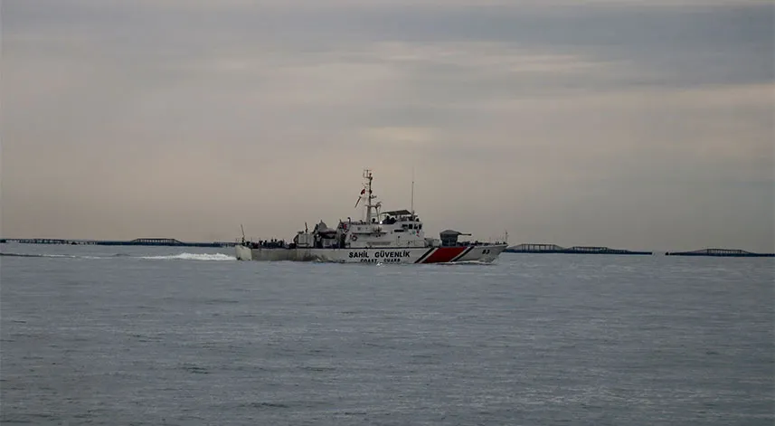 Trabzon'daki fırtınada dalgalara kapılan 2 lise öğrencisini arama çalışmalarına ara verildi