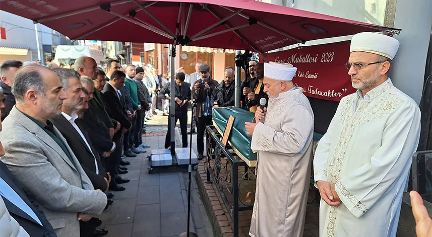 Trabzon'da dalgalara kapılan lise öğrencilerinden Emir Berke Aşık toprağa verildi