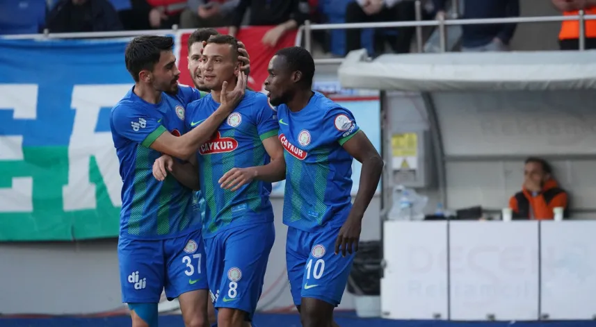 TSL 14. Hafta: Çaykur Rizespor-RAMS Başakşehir: 2-2 (İlk yarı)