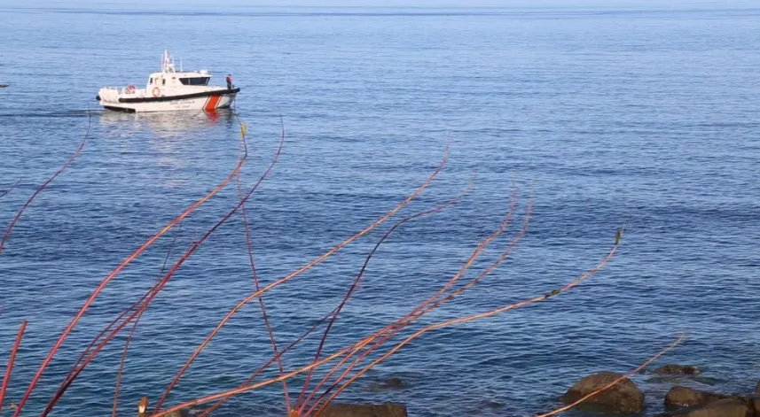  Odun toplamak için gittiği sahilde dalgalar arasında kaybolan kadın için umutlar tükeniyor