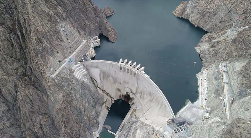 Yapımı 9 yıl süren Türkiye’nin en yüksek barajı yeni yıla enerji üretimiyle girecek