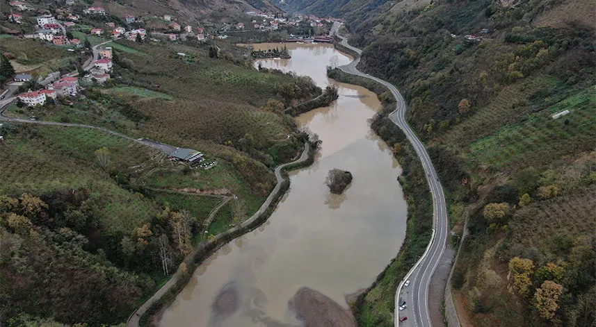 Turizm merkezi gölleri sinsi tehlikenin tehdidi altında