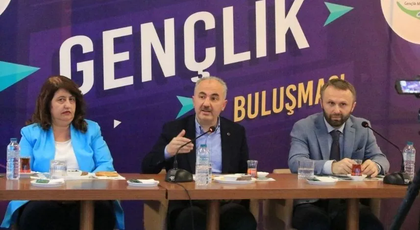 Başkan Metin, gençlerle bir araya geldi
