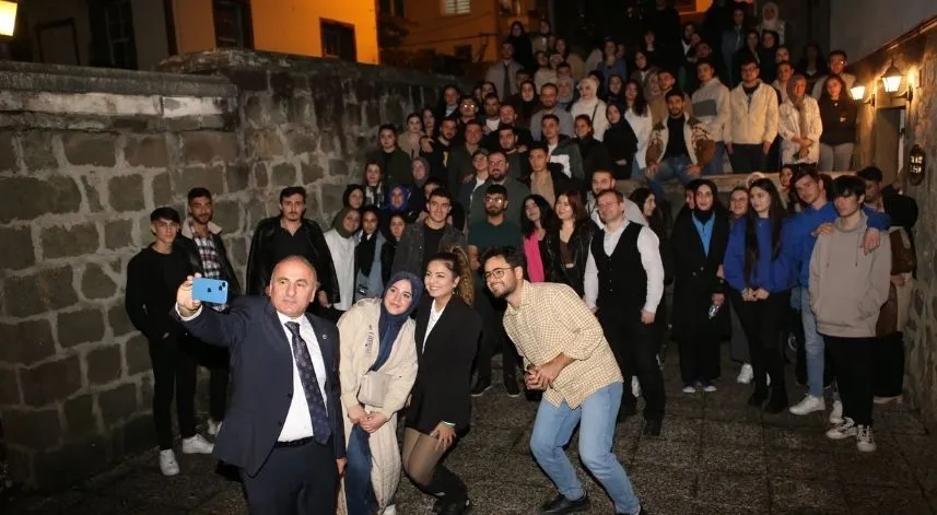 Milletvekili Mertoğlu, üniversitelilerle bir araya geldi