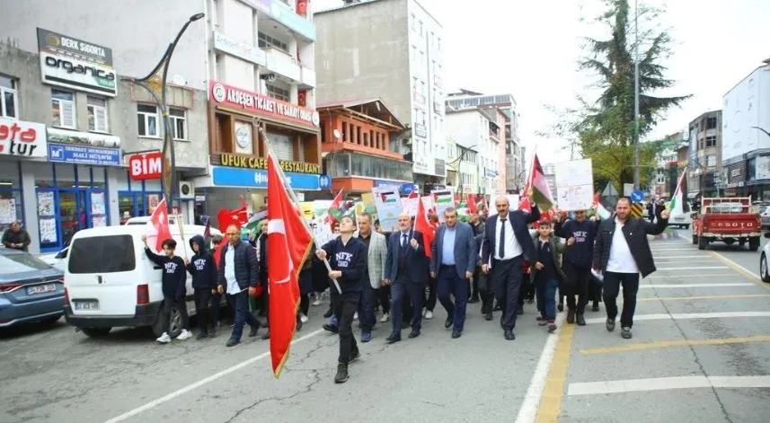 Ardeşen'de Filistin'e destek için yürüyüş düzenlendi