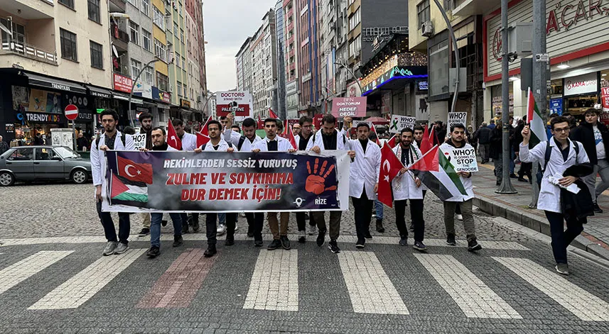 Rize'de doktor adayları, Gazze için yürüdü