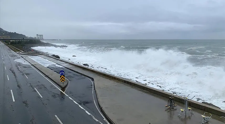 Rize'ye, fırtınanın yol açtığı hasarlar nedeniyle yaklaşık 10 milyon liralık ödenek