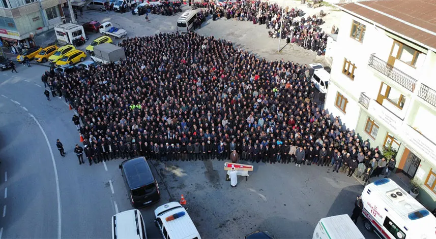 Giresun'da evinde baygın bulunan üniversite öğrencisi toprağa verildi