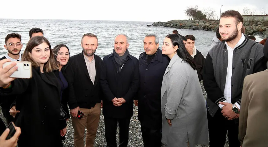 Rize'de il protokolü, üniversiteliler ile bir araya geldi