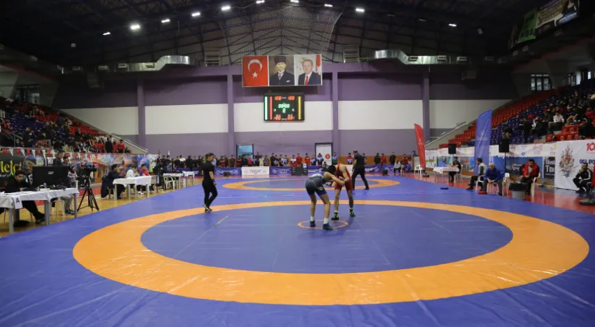 Ordu'da güreşte grup yarışmaları başladı