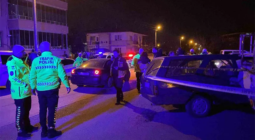 Yaşlı adam aracında ölü bulundu