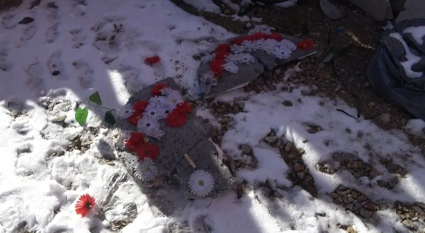 Şehit cenazesine gönderilen CHP ve İYİ Parti'ye tepki: Çelenkleri parçalandı