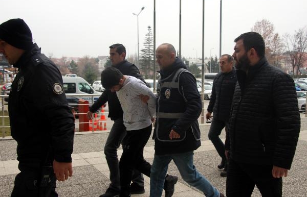 Küçük çocuğu kaçırmadan önce markete gidip, koli bandı almış