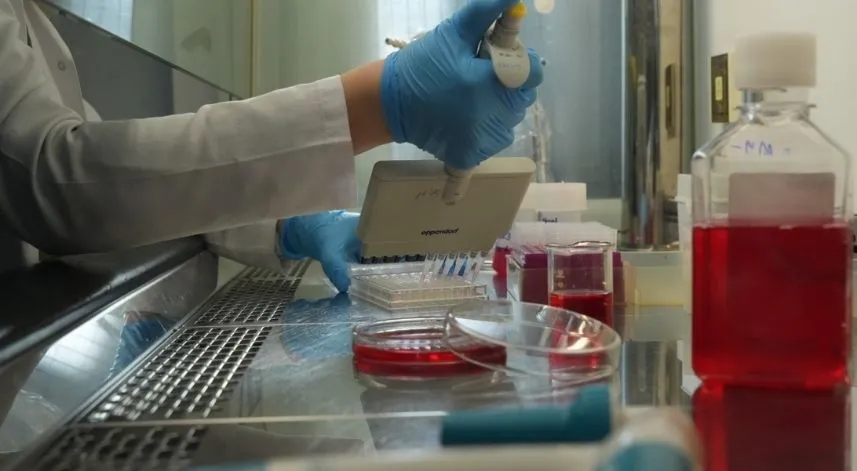 Korona virüsü yüzde 99 engelleyen burun spreyi ürettiler